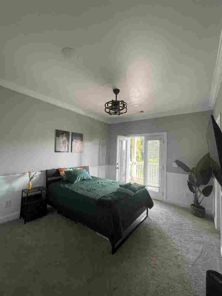 Emerald Room 
for Rent in Lakewood