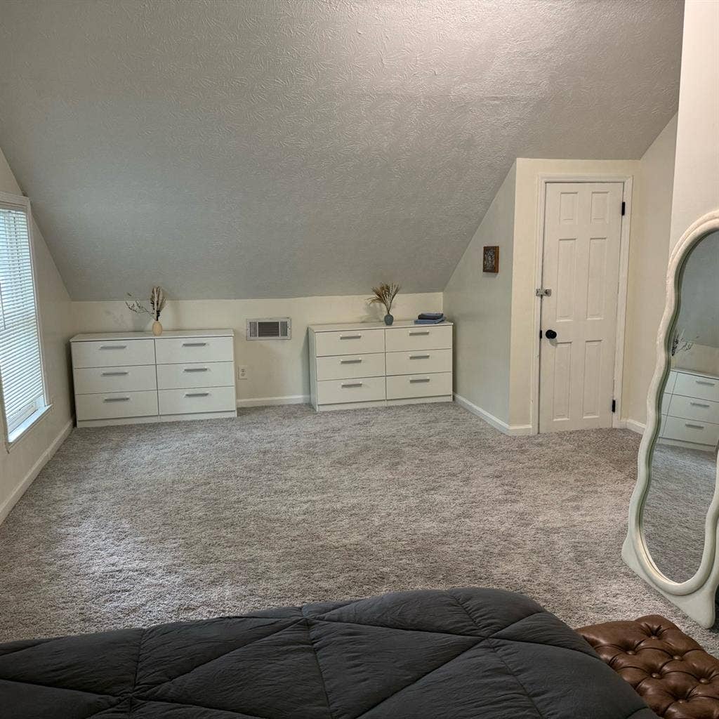 Spacious Room for Rent in E Atlanta