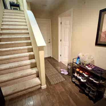 Private room + full bath townhouse