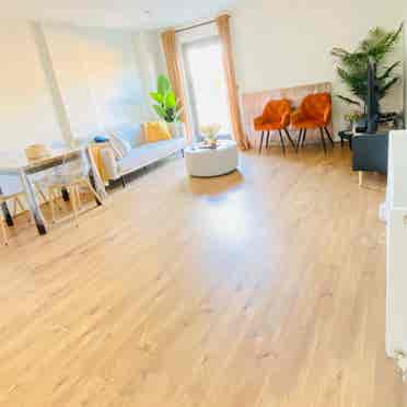 Bright and spacious room in Wimby!