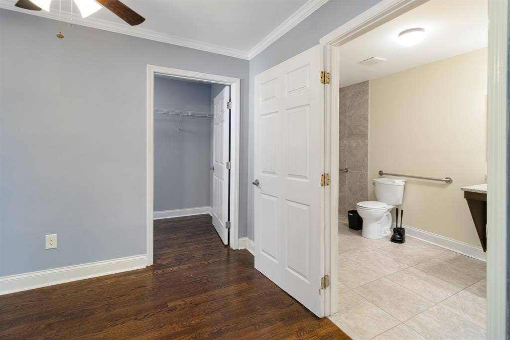 1 BR Available in Atlanta