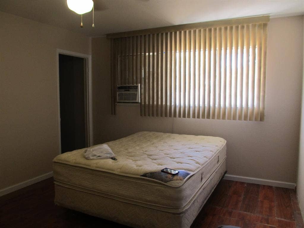 BEDROOM FOR RENT