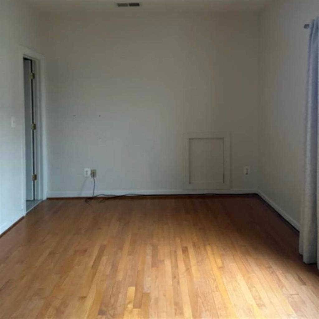 1 BR Spacious Loft!