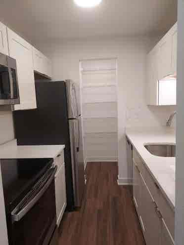 Short-term Sublet: Spacious 2BR