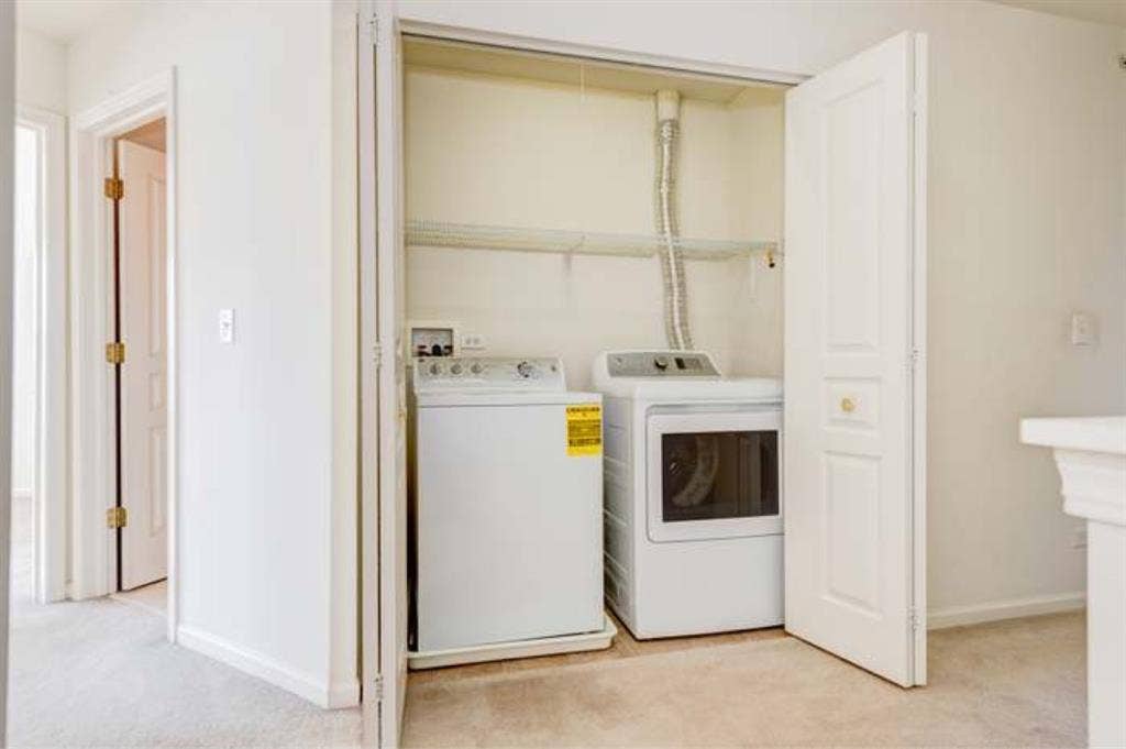 Perfect & Quiet 
Room for Rent