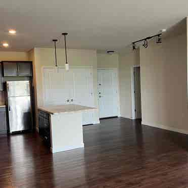 SUBLET APT AVAILABLE NOW- 
VERONA WI