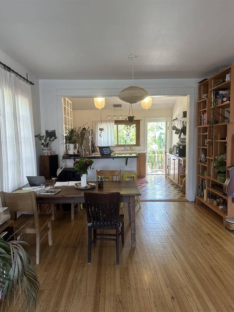 Room for rent in Echo Park Bungalow