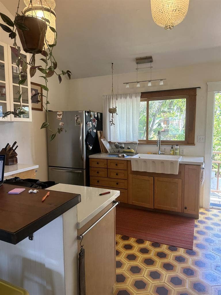 Room for rent in Echo Park Bungalow