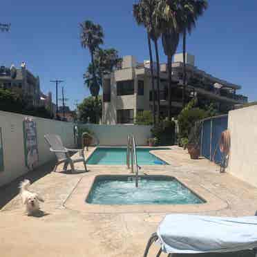 1bd/bath in 2bd/bath block fr beach