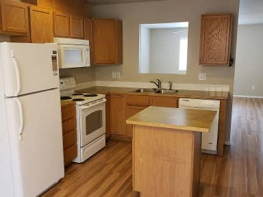 Up to 2 guest bedrooms for rent