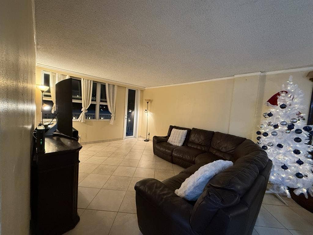 Waterfront Condo on the Beach/Miami