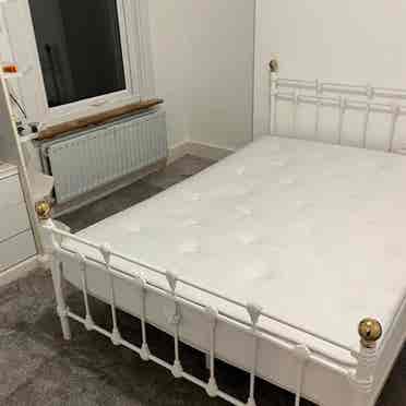 Double bedroom in house share