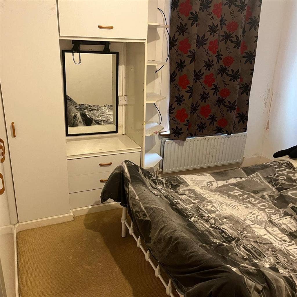 Double bedroom in house share