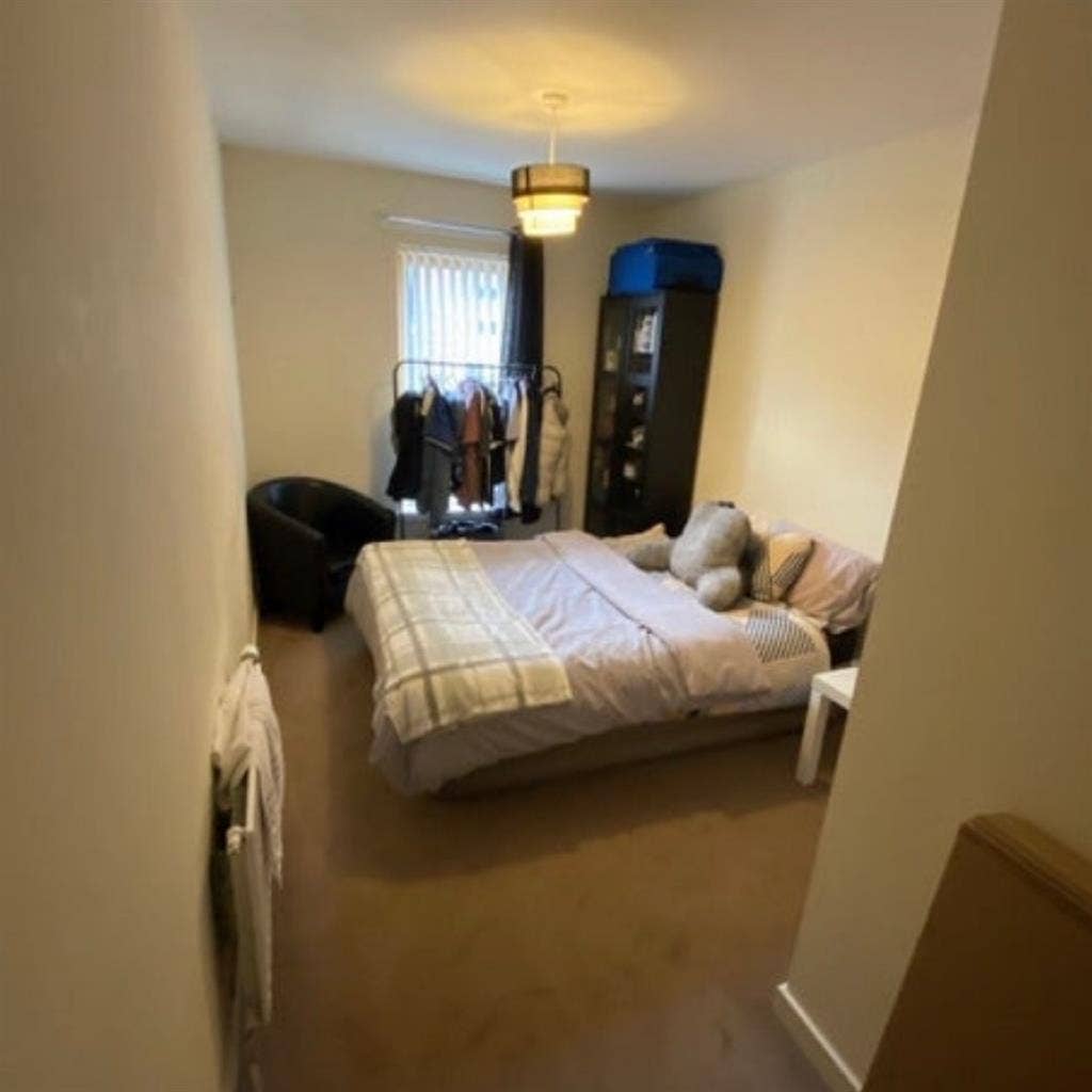 1 room fully furnished finnieston