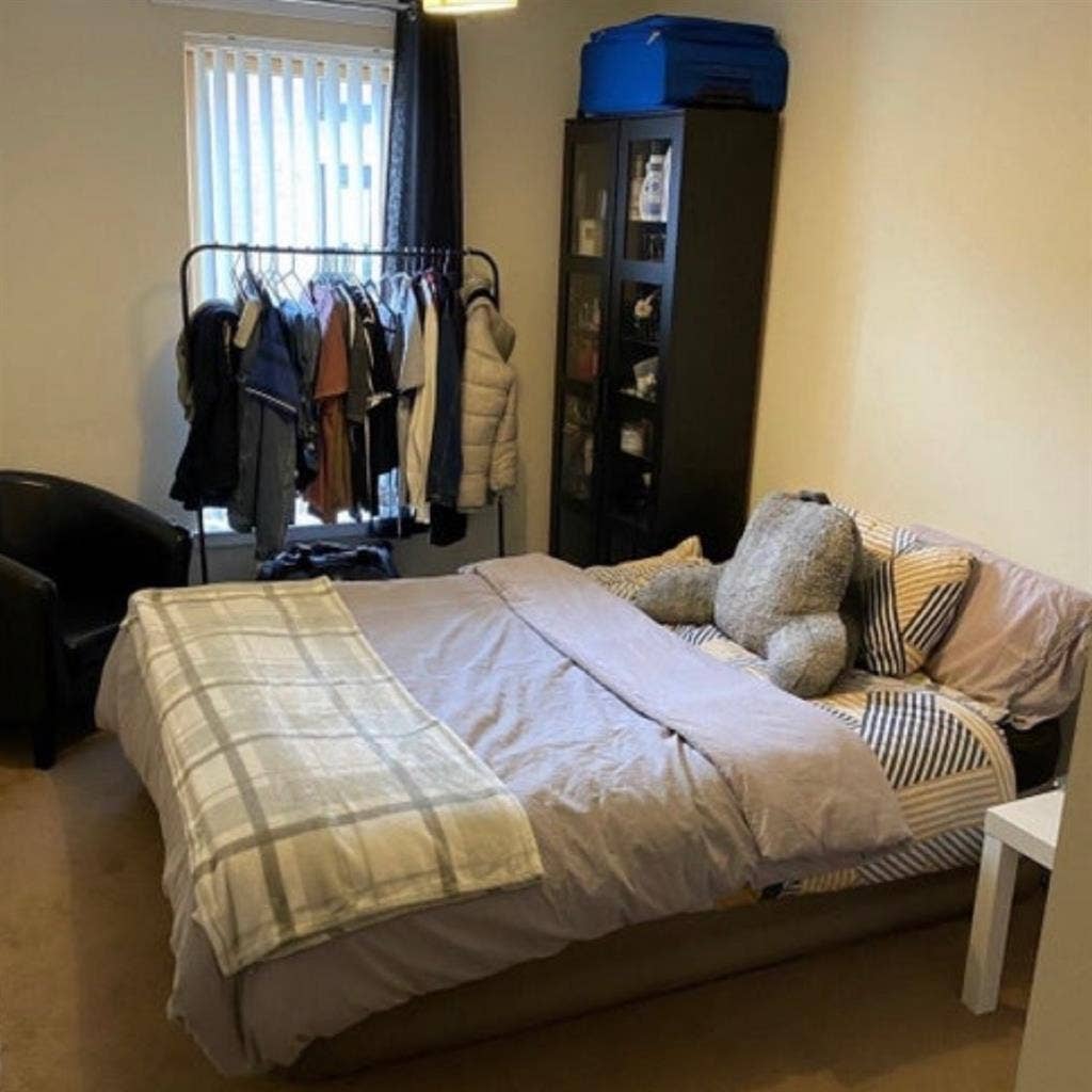 1 room fully furnished finnieston