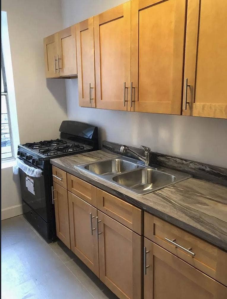 Furnished Room Midwood Females Only