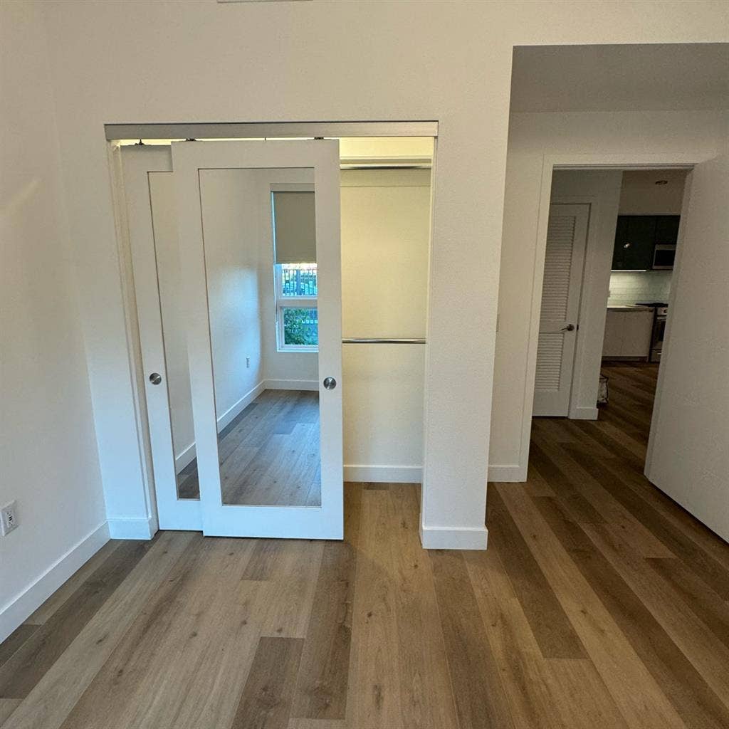 Need Roomate Asap- Modern room