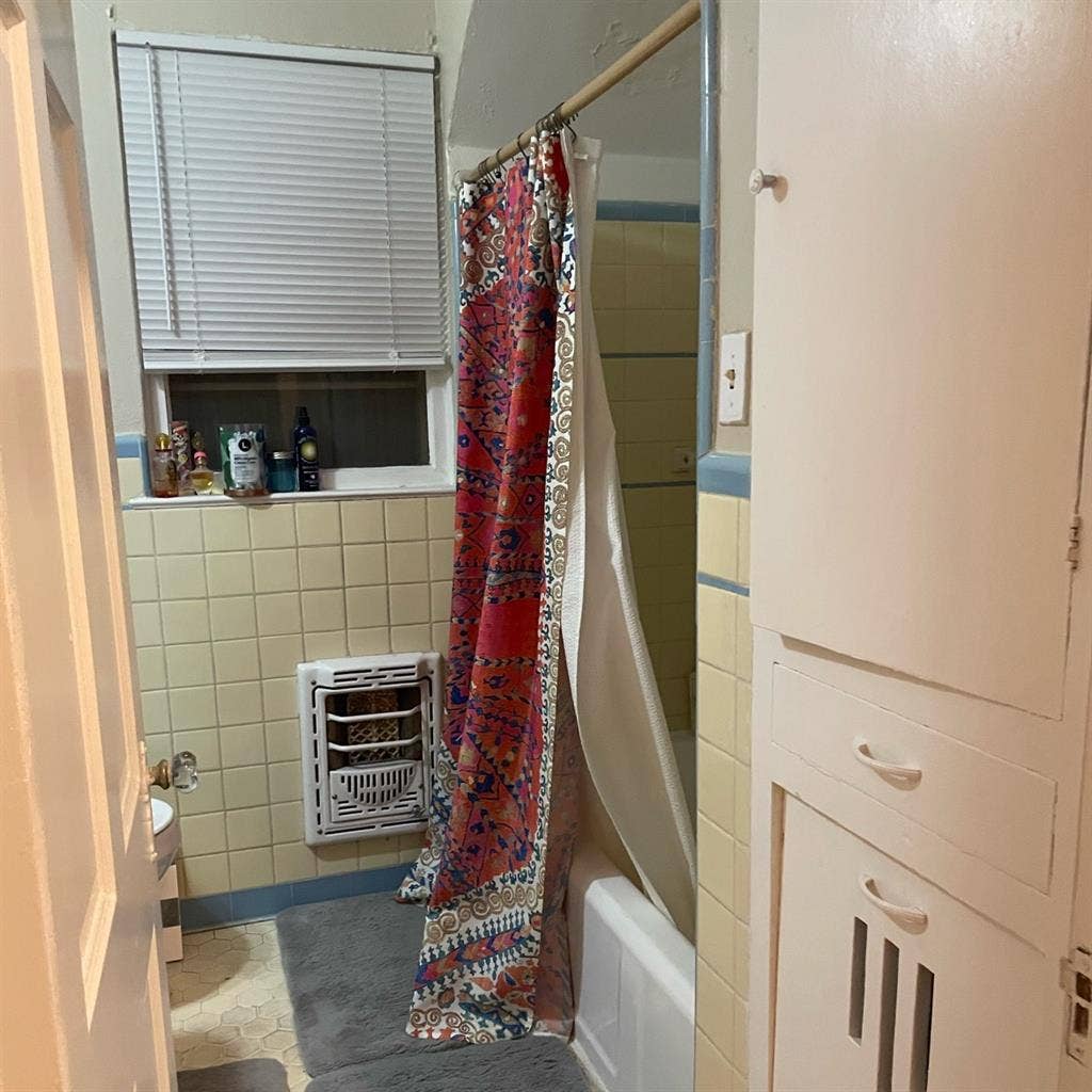 Room for rent in Alamo Heights