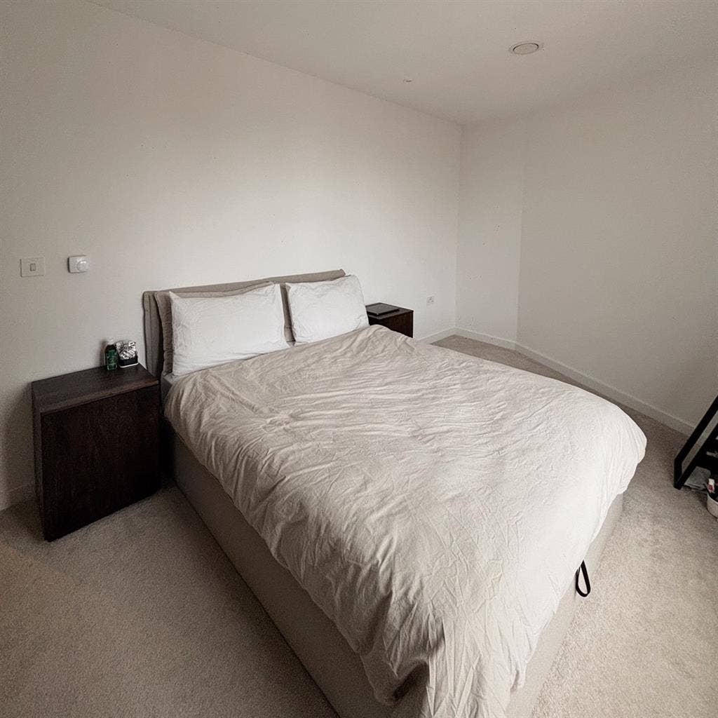 Spacious DoubleBedroom BromleyByBow