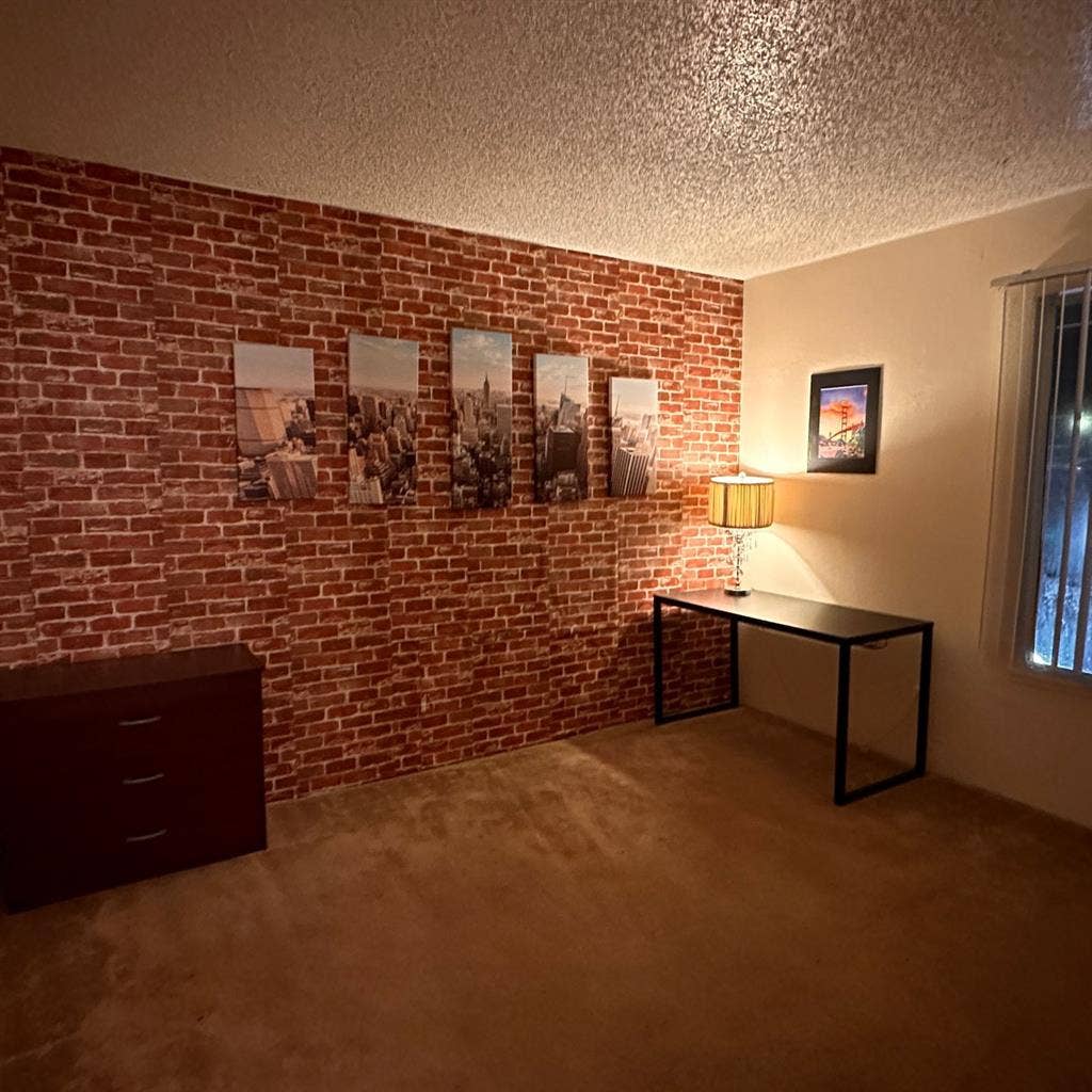 Room for rent Pleasant Hilll