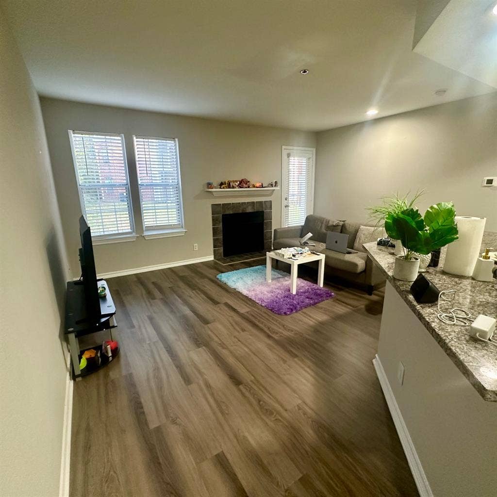 Fully furnished B for sublease