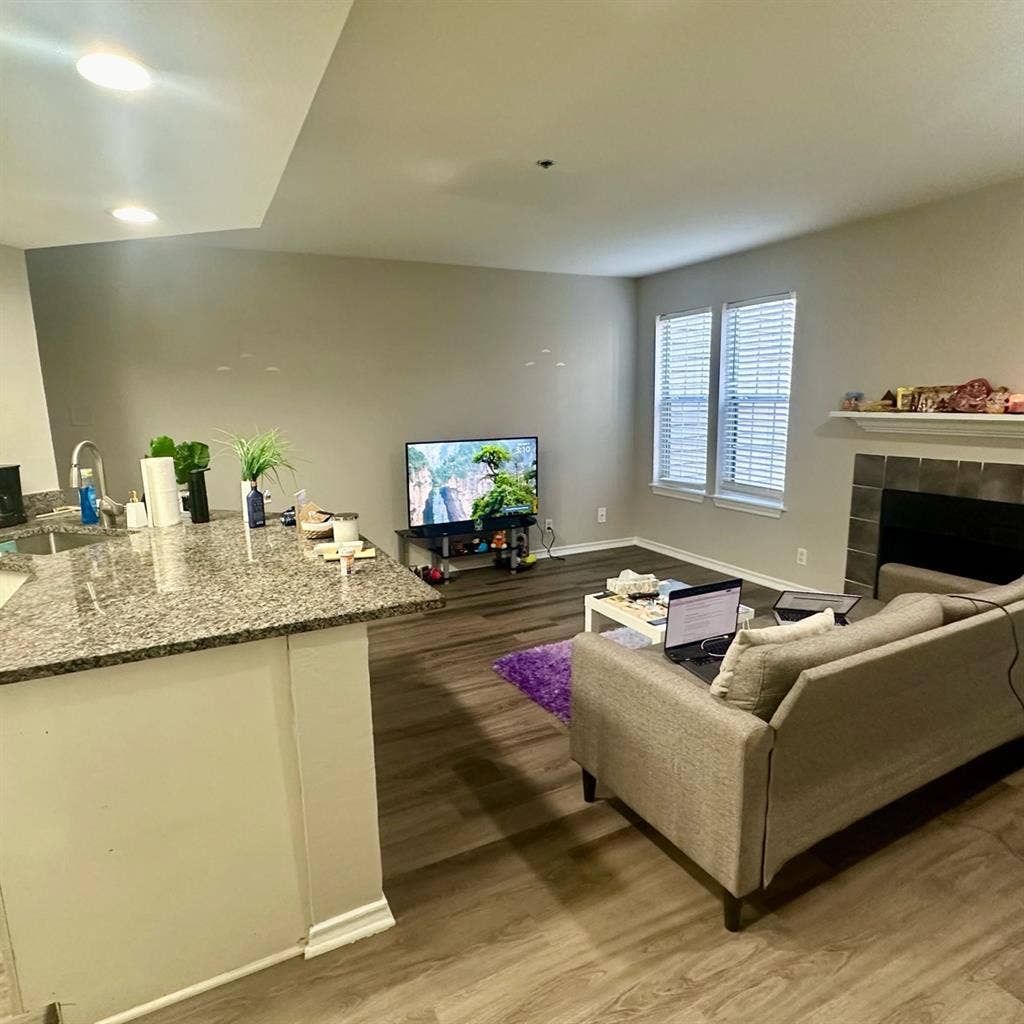 Fully furnished B for sublease