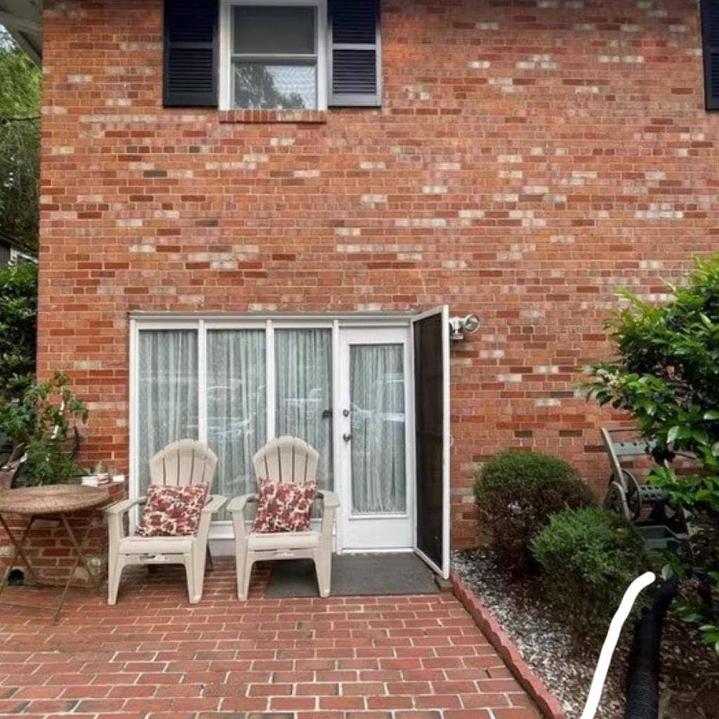 Private basement in Arlington