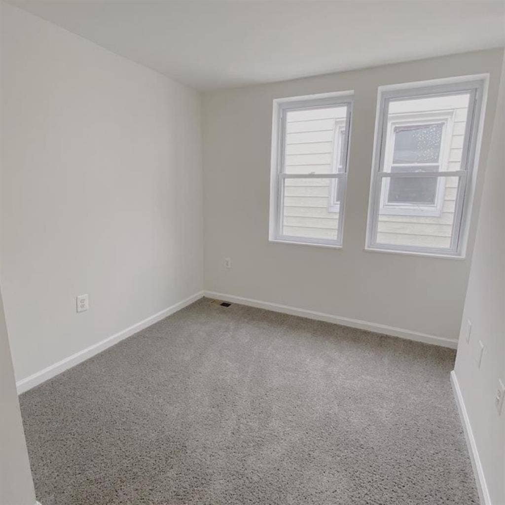 Looking for roommates- sublease