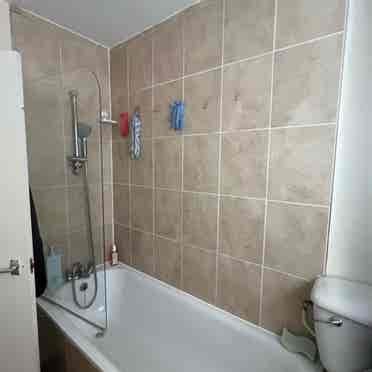 Spacious Double Room ( female only)