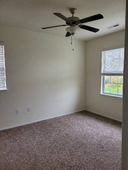 Room available for a female roomie