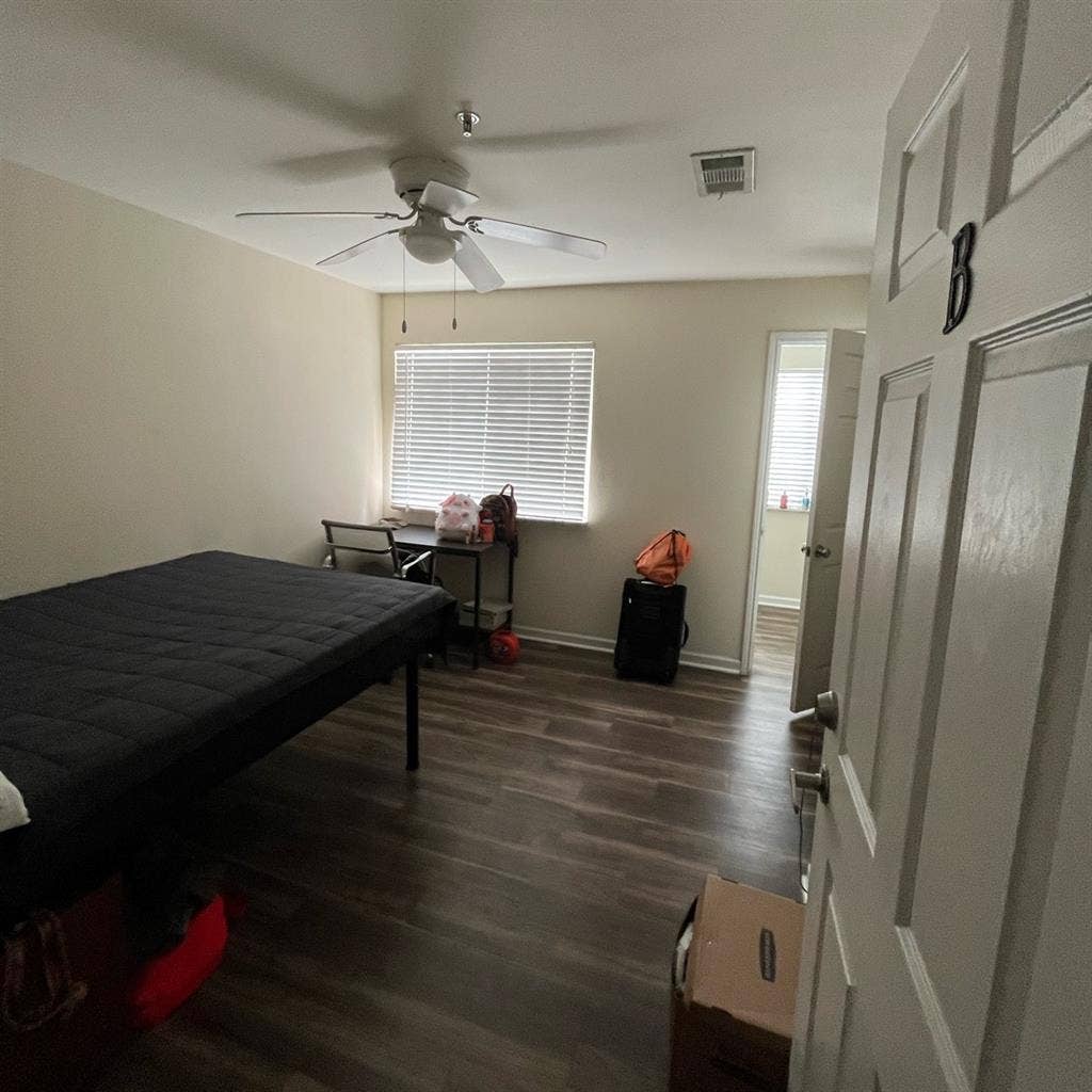 SUBLEASE ASAP DEC-JULY