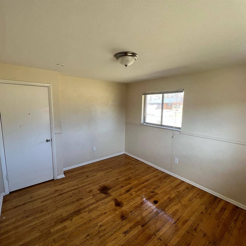 Bedroom for rent in Centennial!