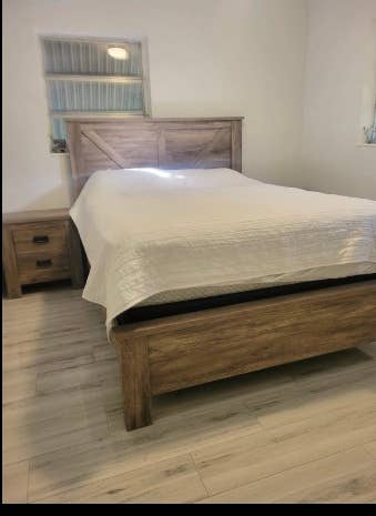 Beautiful room 4 rent in Hollywood