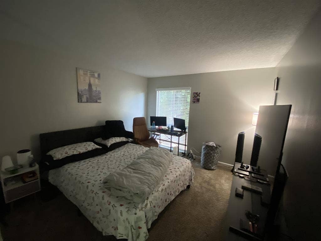 Bedroom with bath for Rent, Downey