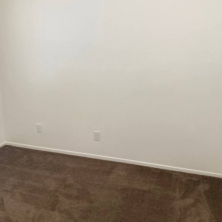 Single bedroom for rent.