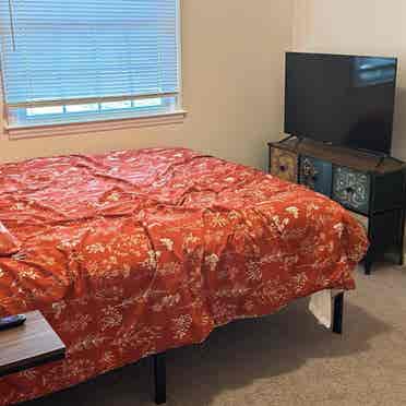 Looking for female roommate