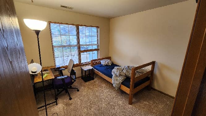 Open room in Oswego