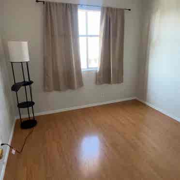 Room for Rent in Hawthorne