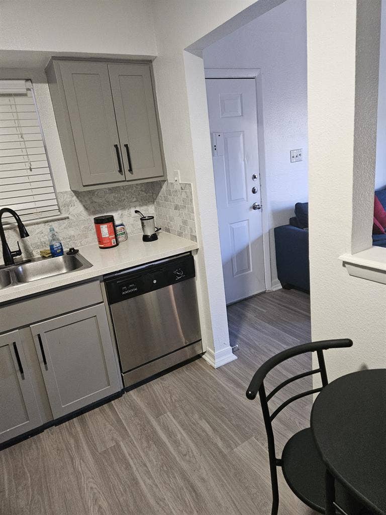 Apartment available for sublet