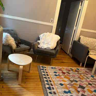 Furnished room in lakeview