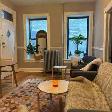 Furnished room in lakeview