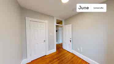 4 BR in Boston