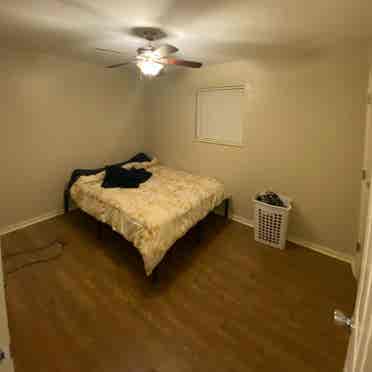 Looking for a roommate In Beaumont.