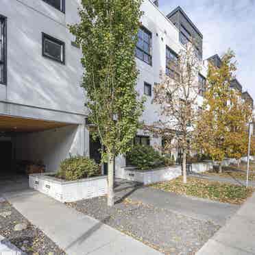 Spacious Lower Mount Royal Condo