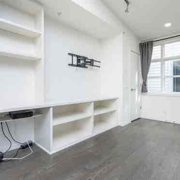 Spacious Lower Mount Royal Condo