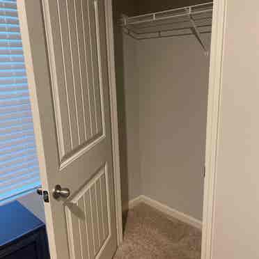 Seeking Clean MALE roommate