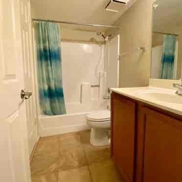 Sublease b in N Phx Condo