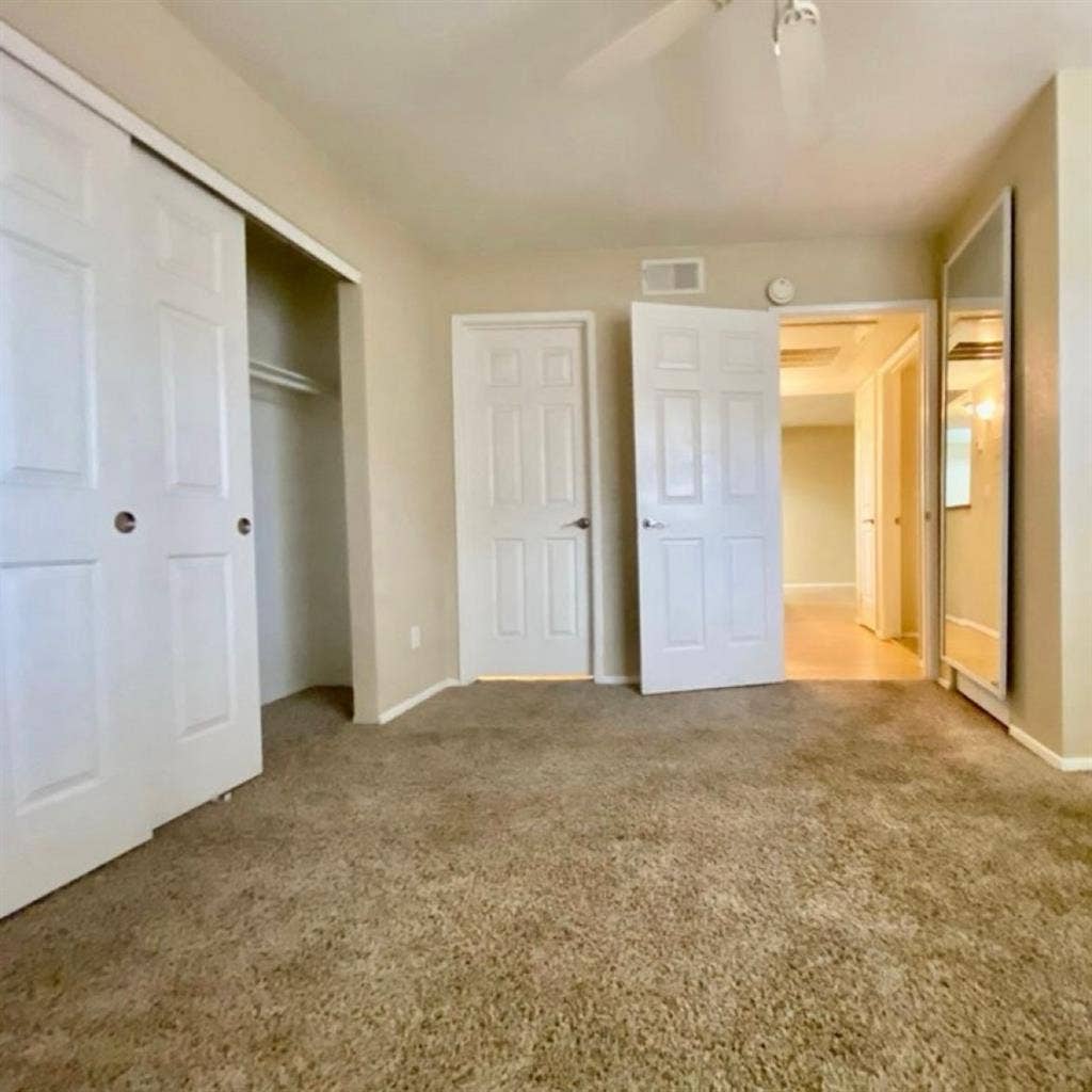 Sublease b in N Phx Condo