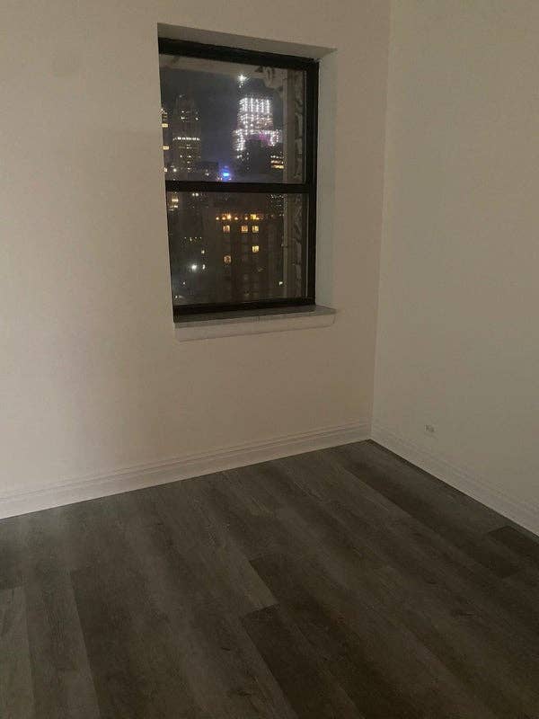 ✨Room Available in Midtown South✨