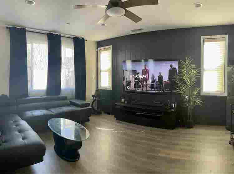 Room for rent in Panorama City